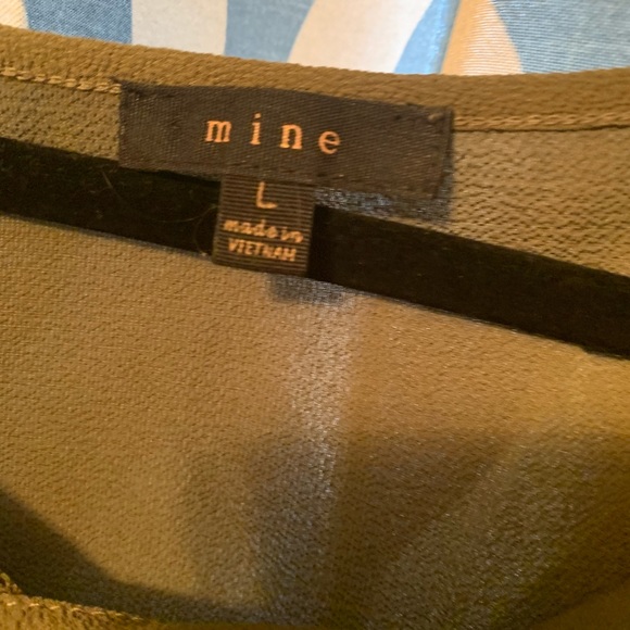 Ladies top - Picture 3 of 3